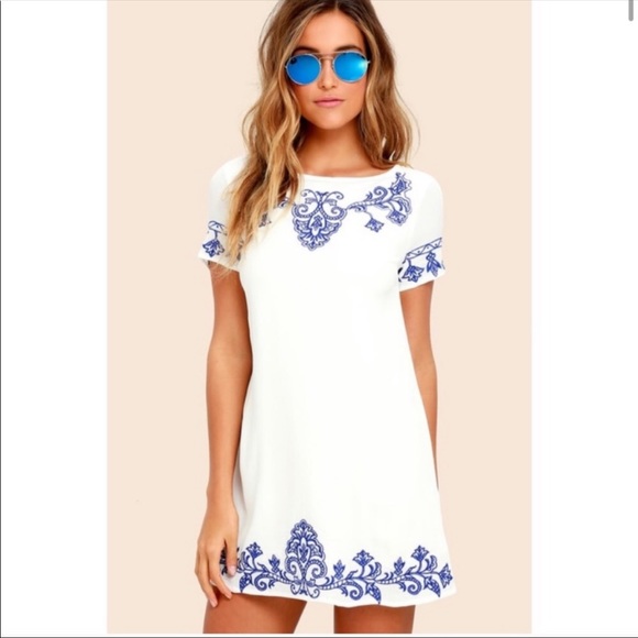 Lulus Dresses & Skirts - Lulu’s White T-Shirt Dress
